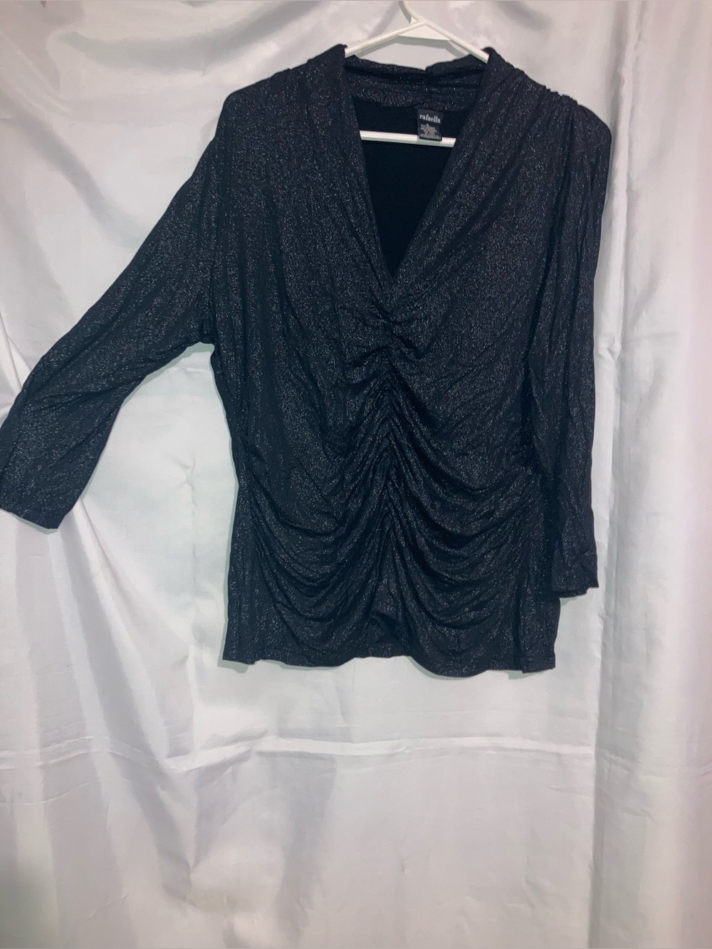 ❤️3/$15 Rafaella Shimmery Ruched V-Neck Top - Black